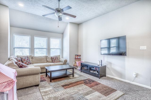 1827 Basin Trail, Brenham, TX 77833