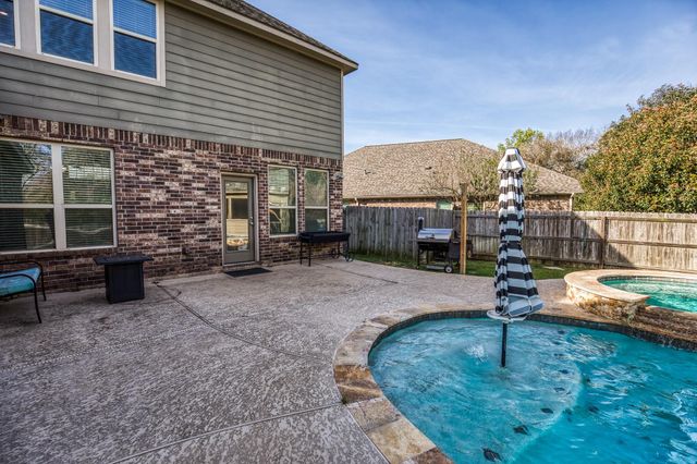 1827 Basin Trail, Brenham, TX 77833