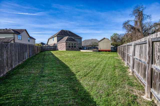 1827 Basin Trail, Brenham, TX 77833
