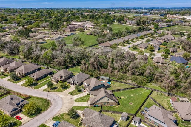 1827 Basin Trail, Brenham, TX 77833