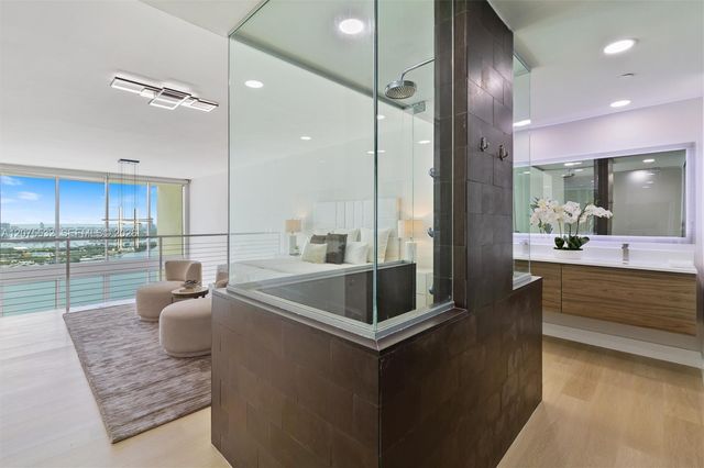1040 Biscayne Boulevard 3403, Miami, FL 33132