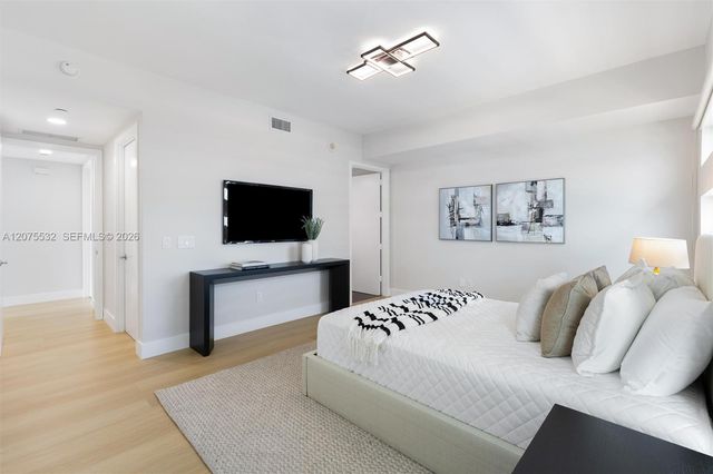 1040 Biscayne Boulevard 3403, Miami, FL 33132