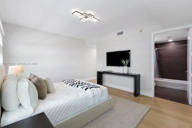 1040 Biscayne Boulevard 3403, Miami, FL 33132