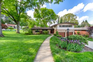 401 Kurt Drive, Mt Lebanon, PA 15243