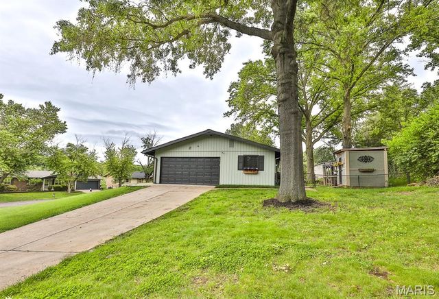 1121 King Carey Drive, St Louis, MO 63146