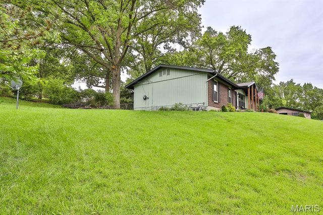 1121 King Carey Drive, St Louis, MO 63146