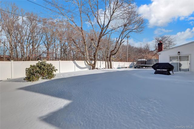 47 Bellwood Avenue, South Setauket, NY 11720