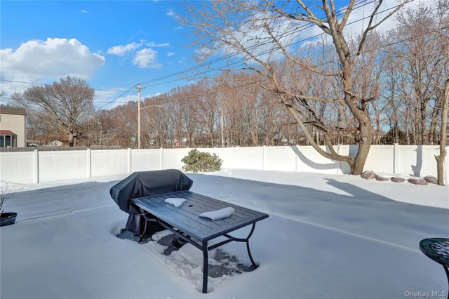 47 Bellwood Avenue, South Setauket, NY 11720