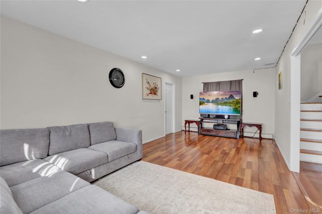 47 Bellwood Avenue, South Setauket, NY 11720