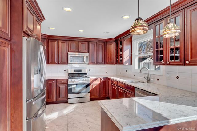 47 Bellwood Avenue, South Setauket, NY 11720