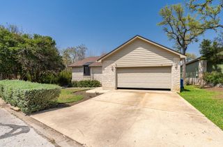 230 Old Oaks Path, Kerrville, TX 78028