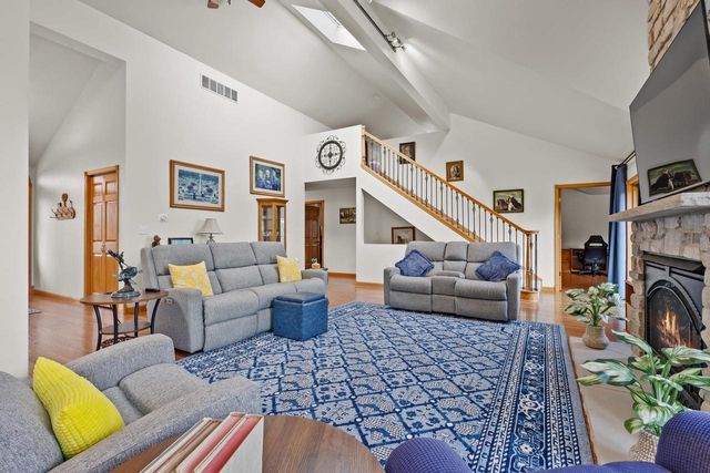 7207 FAIRVIEW ROAD, Denmark, WI 54208