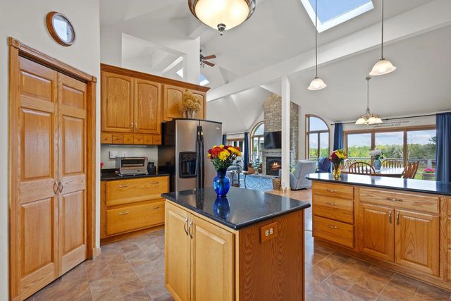 7207 FAIRVIEW ROAD, Denmark, WI 54208