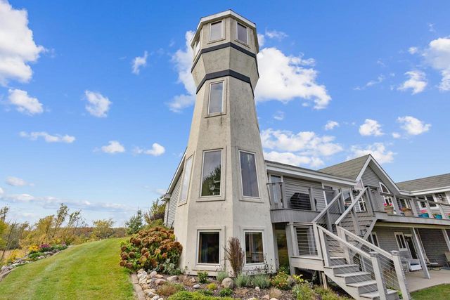 7207 FAIRVIEW ROAD, Denmark, WI 54208
