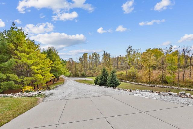 7207 FAIRVIEW ROAD, Denmark, WI 54208