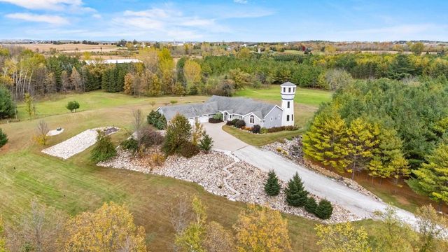 7207 FAIRVIEW ROAD, Denmark, WI 54208