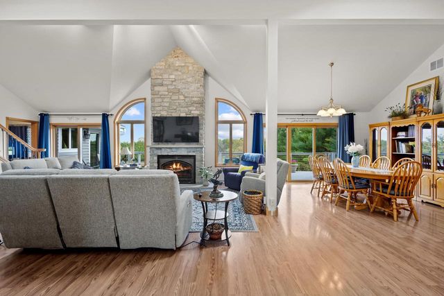 7207 FAIRVIEW ROAD, Denmark, WI 54208