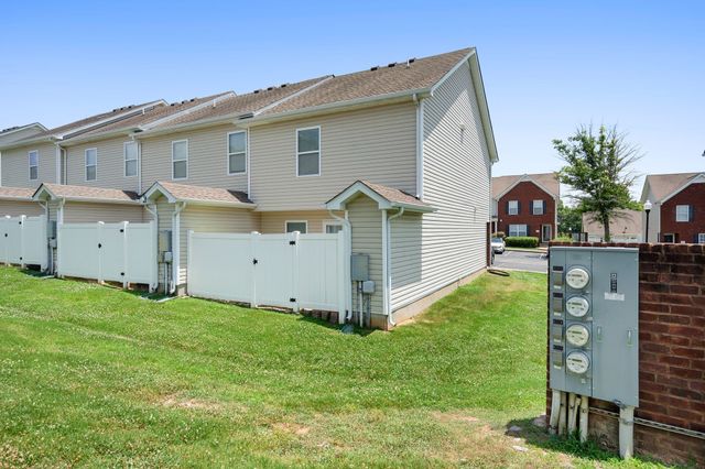 3054 Burnt Pine Dr, Smyrna, TN 37167
