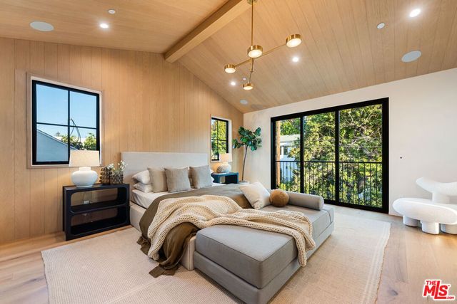 11500 Kingsland Street, Los Angeles, CA 90066