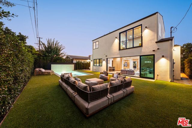 11500 Kingsland Street, Los Angeles, CA 90066