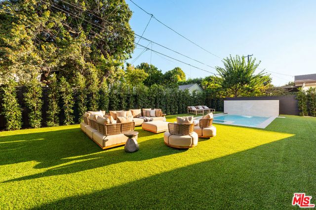 11500 Kingsland Street, Los Angeles, CA 90066