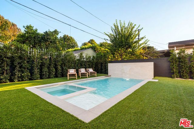 11500 Kingsland Street, Los Angeles, CA 90066