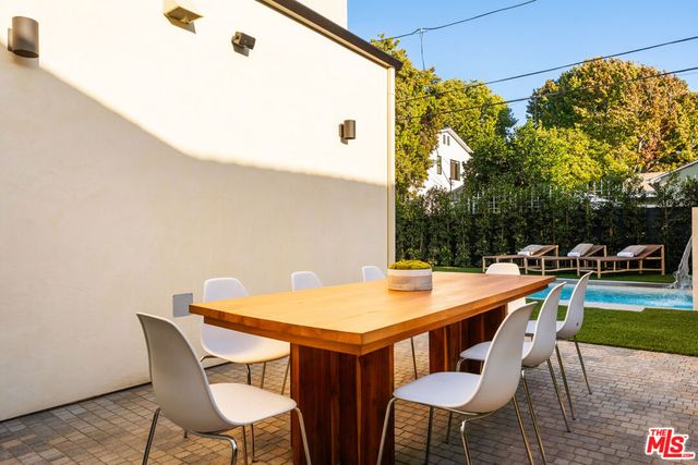 11500 Kingsland Street, Los Angeles, CA 90066