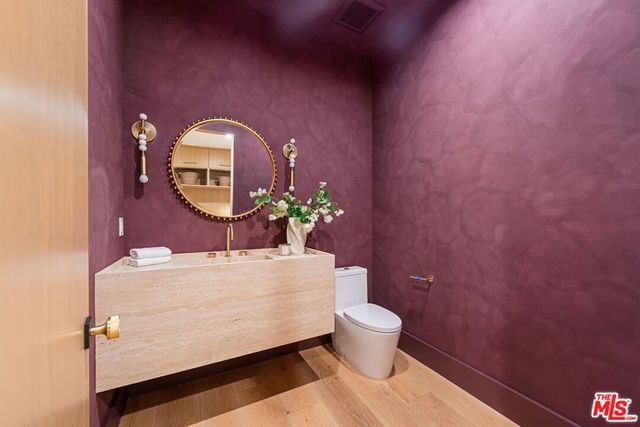 11500 Kingsland Street, Los Angeles, CA 90066