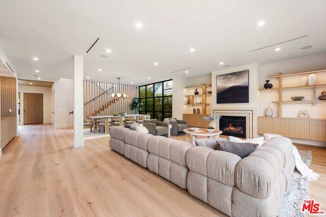 11500 Kingsland Street, Los Angeles, CA 90066