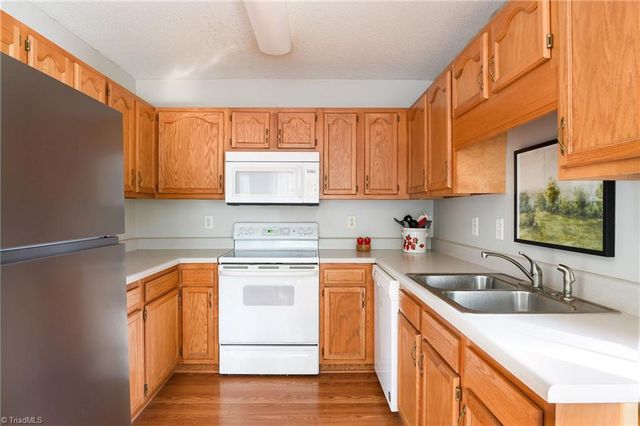 23 Braxton Lane, Thomasville, NC 27360