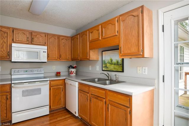 23 Braxton Lane, Thomasville, NC 27360
