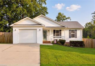 23 Braxton Lane, Thomasville, NC 27360