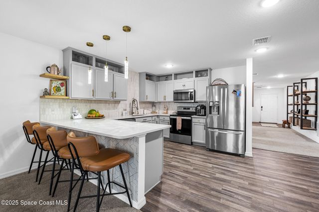 324 Alminar Avenue SE, Palm Bay, FL 32909