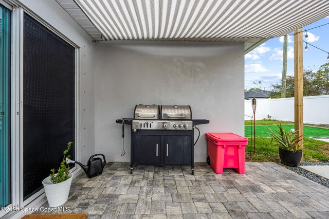 324 Alminar Avenue SE, Palm Bay, FL 32909