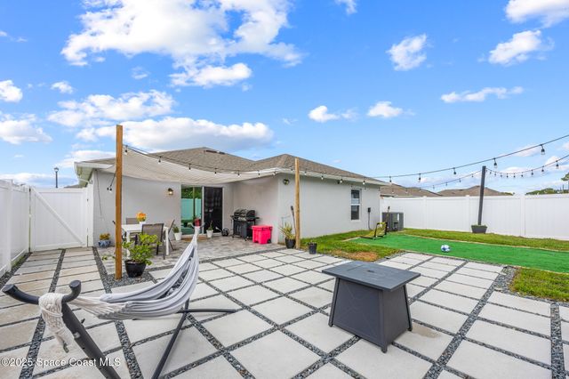 324 Alminar Avenue SE, Palm Bay, FL 32909