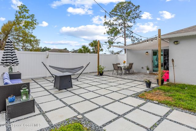 324 Alminar Avenue SE, Palm Bay, FL 32909