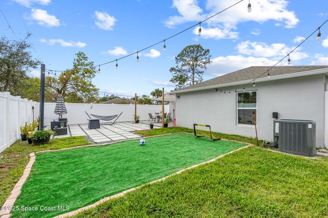 324 Alminar Avenue SE, Palm Bay, FL 32909