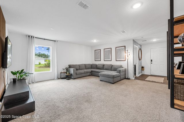 324 Alminar Avenue SE, Palm Bay, FL 32909