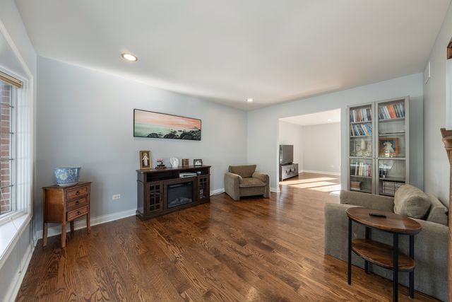 1221 Monmouth Drive, Lemont, IL 60439
