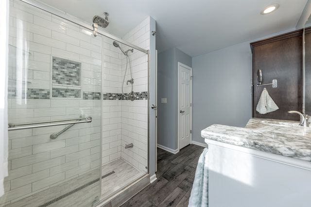 1221 Monmouth Drive, Lemont, IL 60439