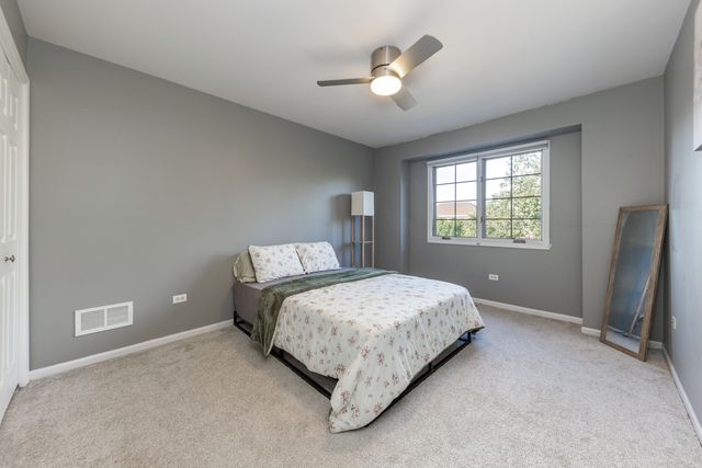 1221 Monmouth Drive, Lemont, IL 60439