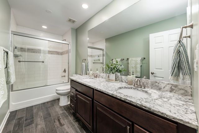 1221 Monmouth Drive, Lemont, IL 60439