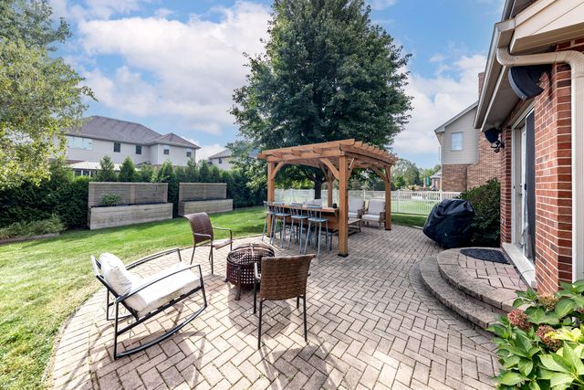 1221 Monmouth Drive, Lemont, IL 60439