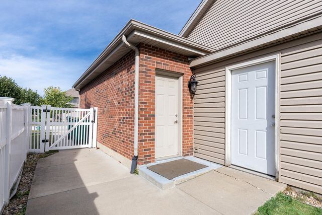 1221 Monmouth Drive, Lemont, IL 60439