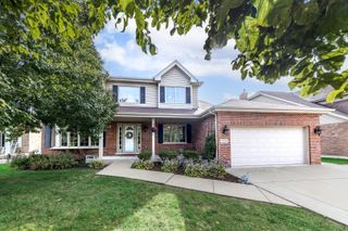 1221 Monmouth Drive, Lemont, IL 60439
