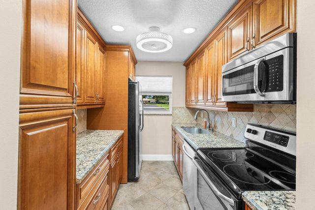 1012 Circle Terrace E A, Delray Beach, FL 33445