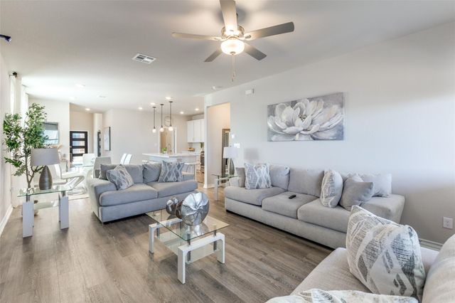 152 Papaya DR, Buda, TX 78610