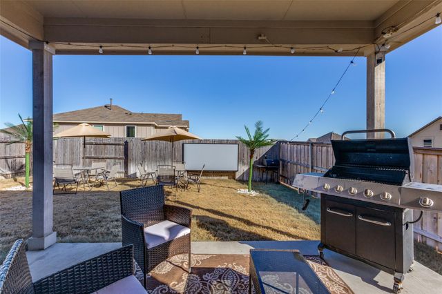 152 Papaya DR, Buda, TX 78610