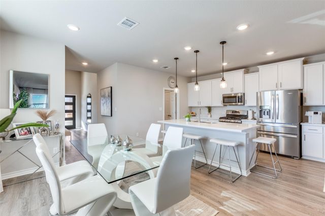 152 Papaya DR, Buda, TX 78610