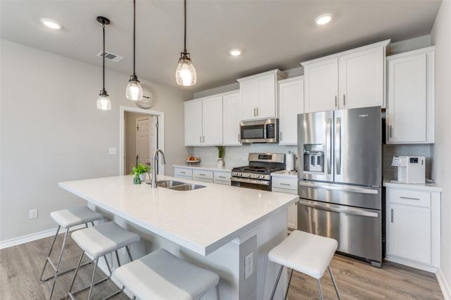 152 Papaya DR, Buda, TX 78610